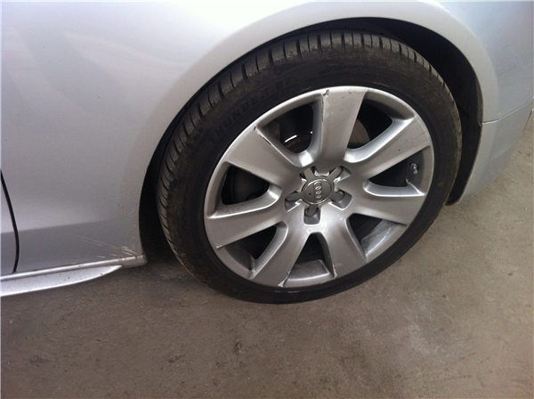 奧迪A5輪轂改色修復(fù)前