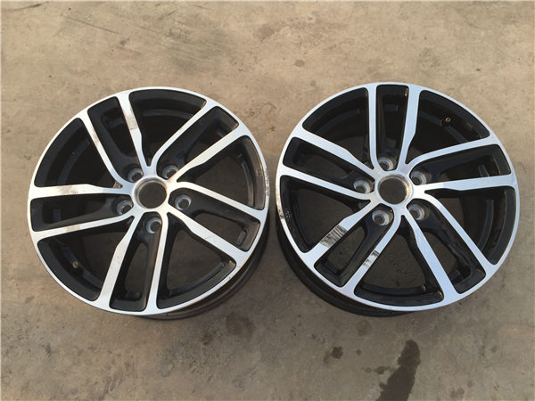 輪轂拉絲修復(fù)前