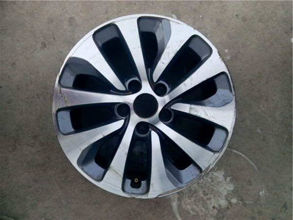 輪轂拉絲修復(fù)修復(fù)前