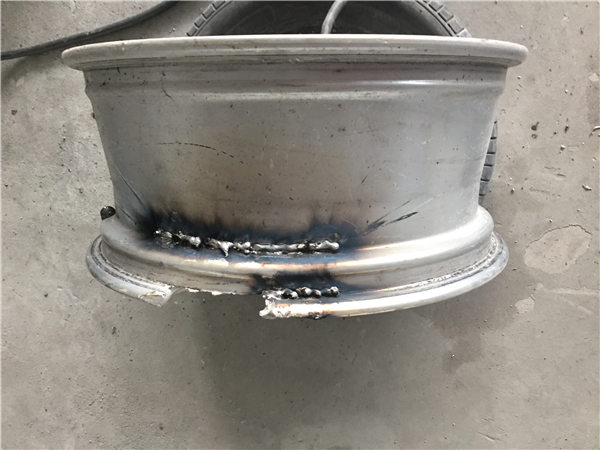 輪轂焊機修復(fù)前