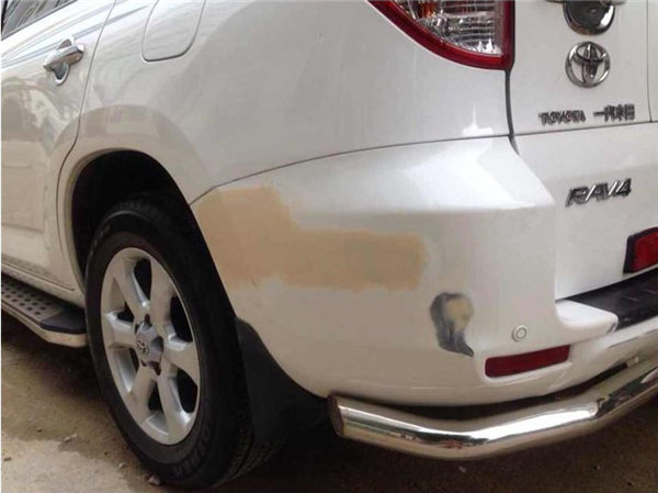 車(chē)漆快補(bǔ)修復(fù)前