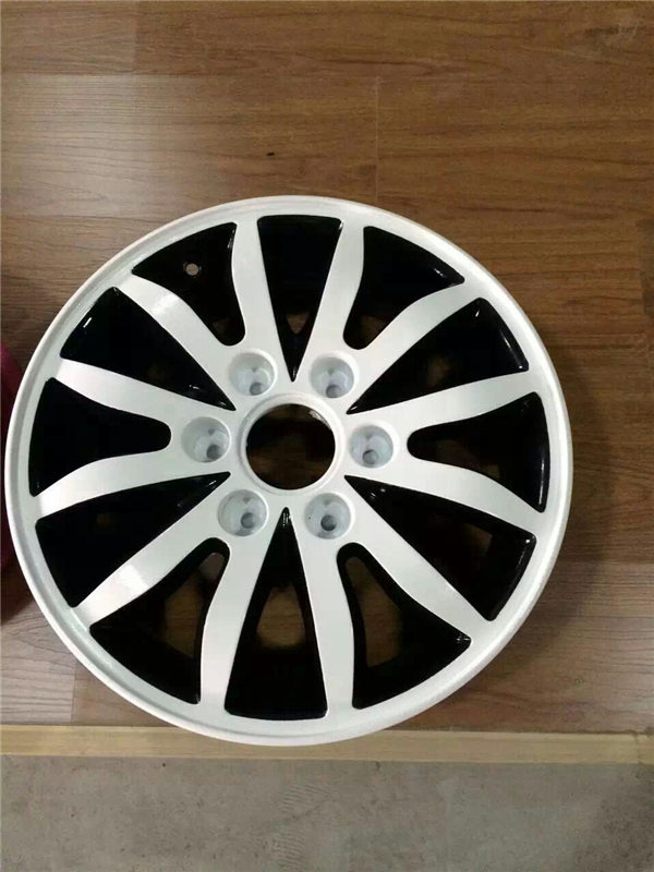 輪轂彩繪修復(fù)前