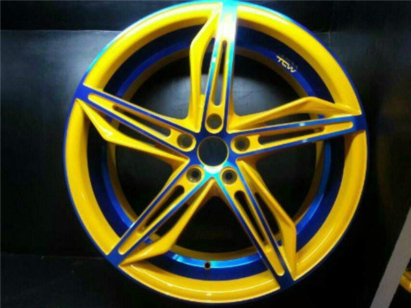 輪轂彩繪修復(fù)前