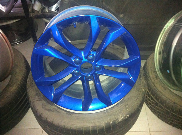 輪轂改色修復(fù)前